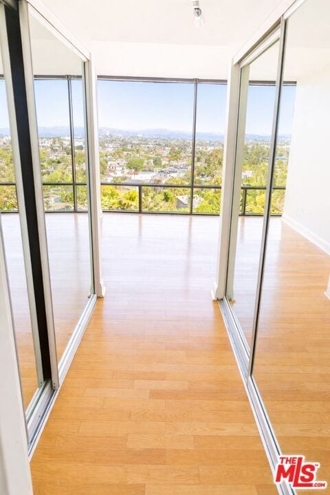 Building Photo - 4337 Marina City Dr