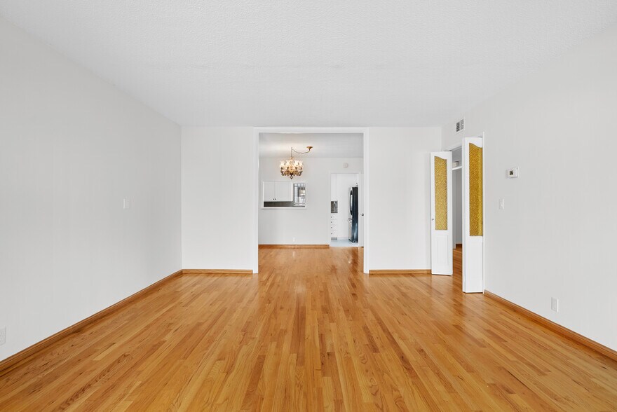 Building Photo - 824 S Shenandoah St