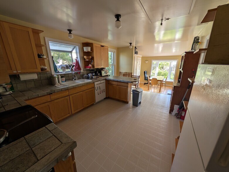 Building Photo - 3049 Wheeler St