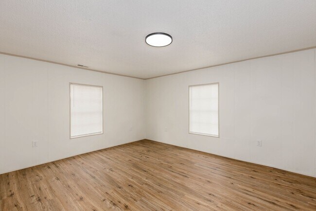 Building Photo - Forestdale 3/2