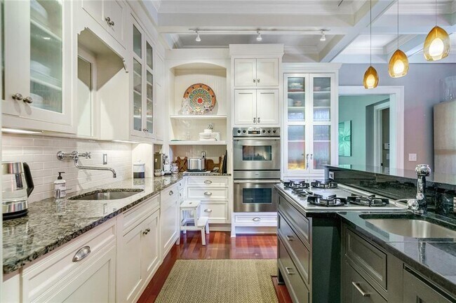 Building Photo - 868 Rosedale Rd NE