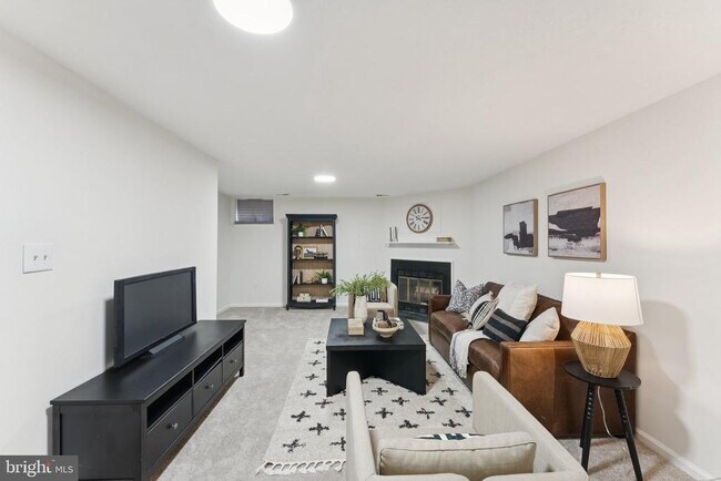 Building Photo - 6316 Chimney Wood Ct