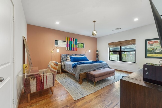 Building Photo - 2708 Kennedy St