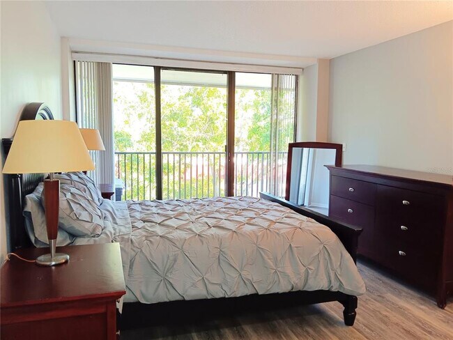 Building Photo - 2700 Bayshore Blvd