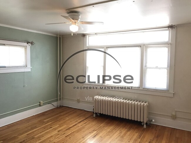 Building Photo - 711 2nd St