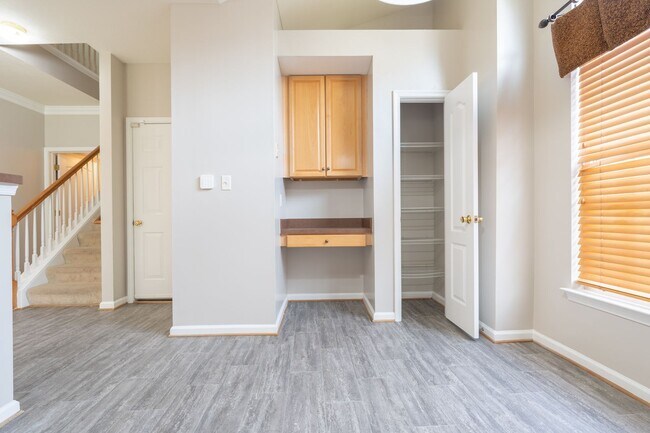 Building Photo - 4022 Holston Ct