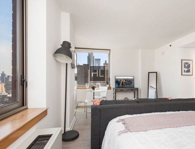 Building Photo - Gorgeous Studio in Herald Square! No Fee!