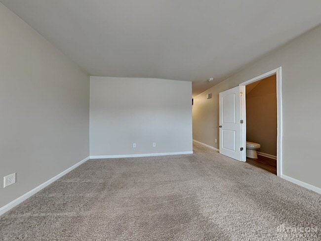 Building Photo - 423 Oakleigh Ln
