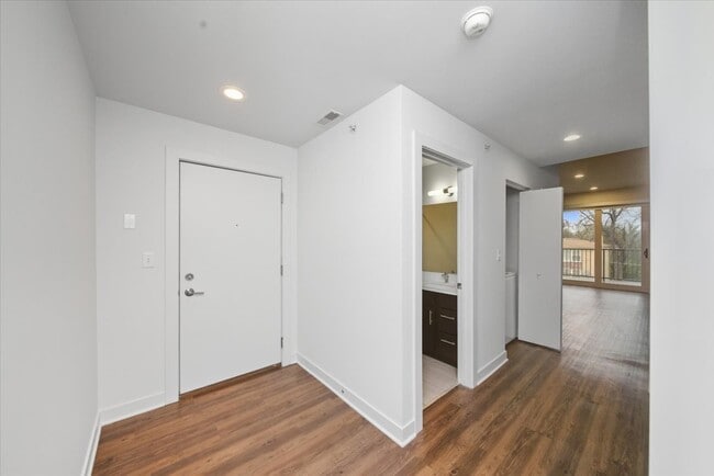 Building Photo - 500 N Northwest Hwy