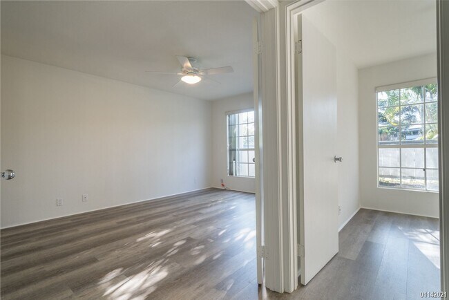 Building Photo - Available April 1st!  2 bedroom 2 bath ground floor unit at Crosspointe