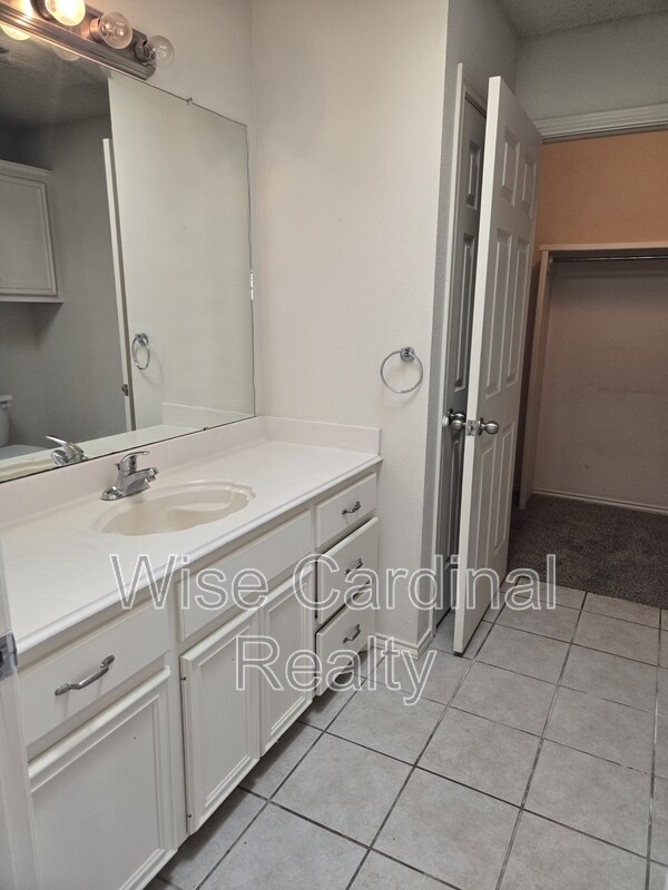 Building Photo - 5121 Albany Ave