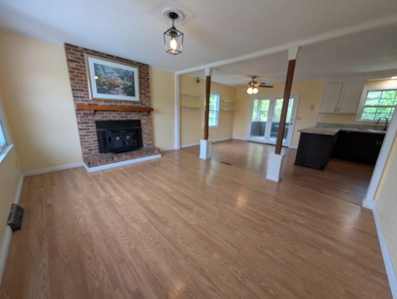 Building Photo - 505 N Stanwood Ln