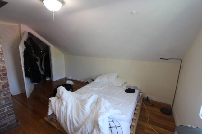 Building Photo - 3.0 bedroom in Cambridge Massachusetts 02139