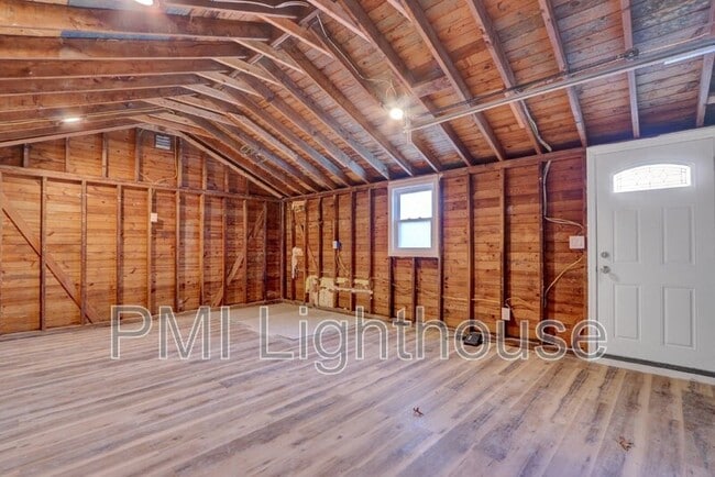 Building Photo - 25 Thorney Ave