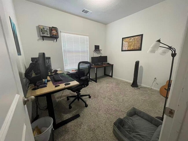 Building Photo - 141 Mammoth Dr