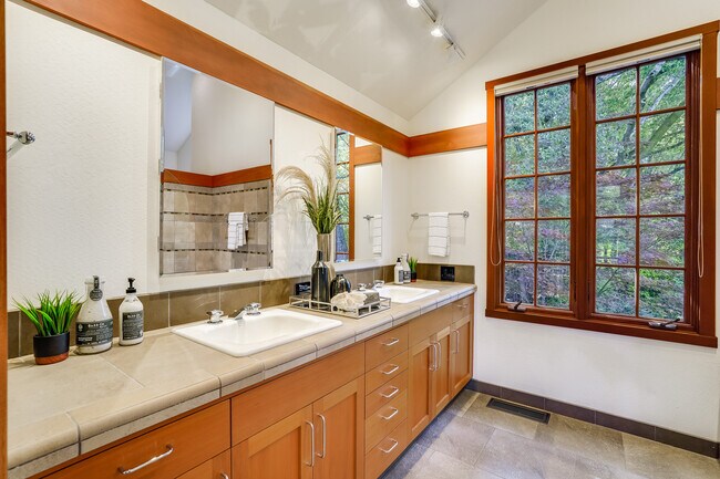 Building Photo - 1 Rimrock Rd