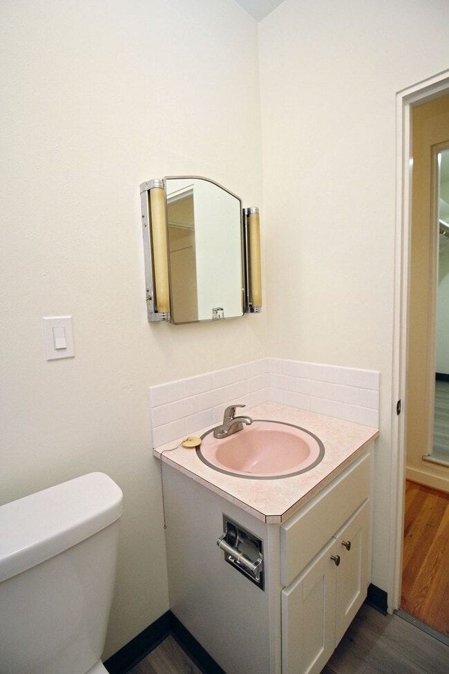 Building Photo - 1928 SW Laurel St