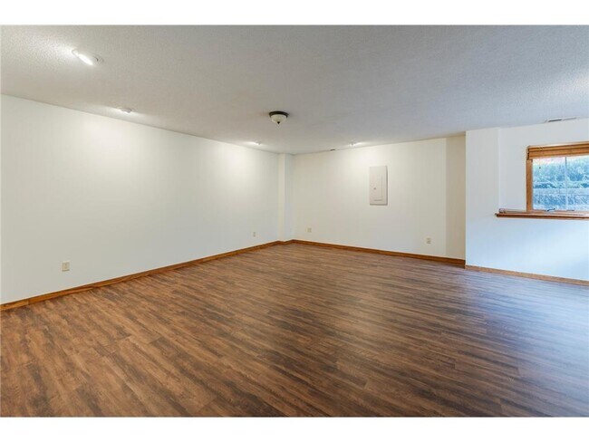 Building Photo - 926 Ramsey St