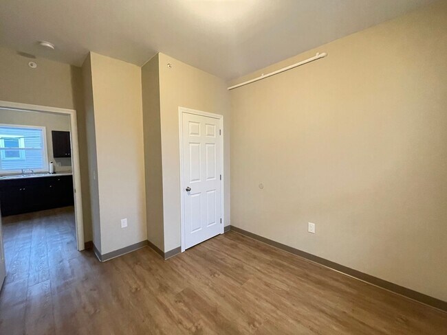 Building Photo - 463 Beech St