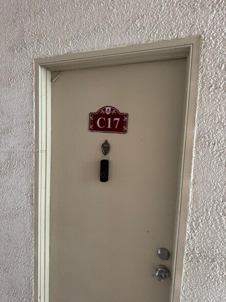 Primary Photo - 271 Bonnie Blvd