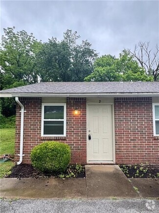 Building Photo - 220 Brooke Lynn Dr