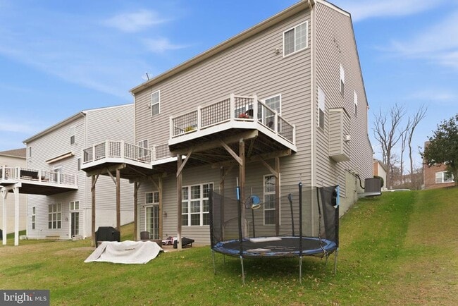 Building Photo - 6526 Wayside Pl