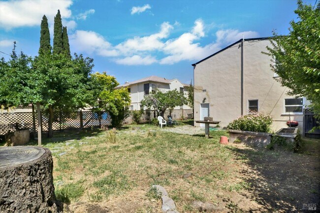 Building Photo - 1467 Ohio St