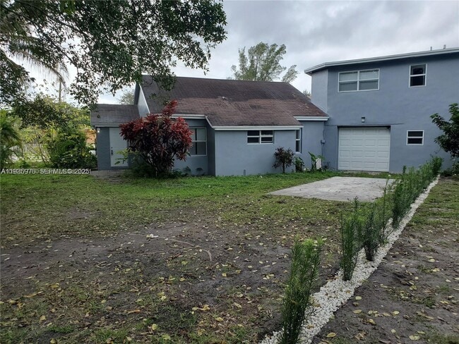 Building Photo - 701 Columbus Pkwy