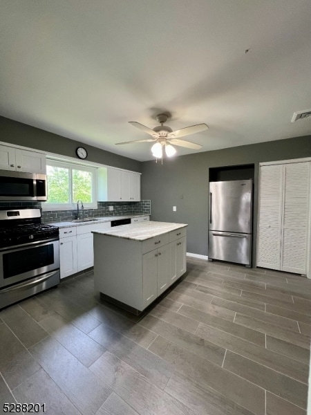 Primary Photo - 8 West Dr