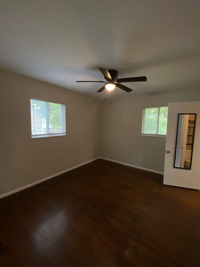 Building Photo - Welcome to Blueberry Hills located off Nicholasville Rd     20260615