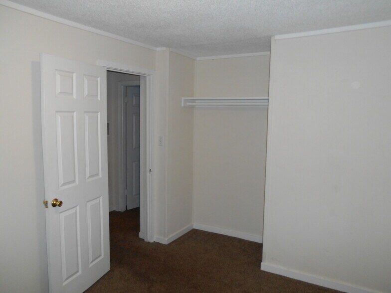 Building Photo - 4409 E Bayley St