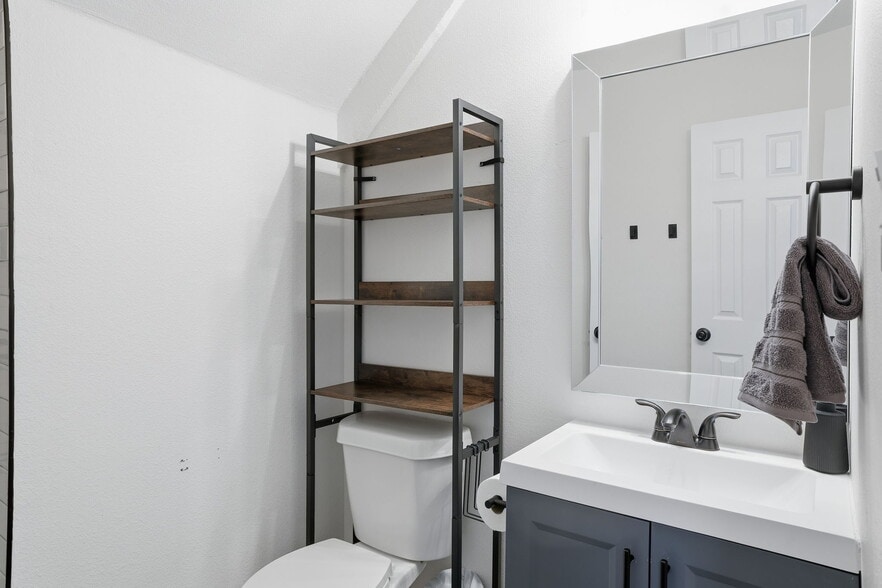 Building Photo - 1619 Collin Dr