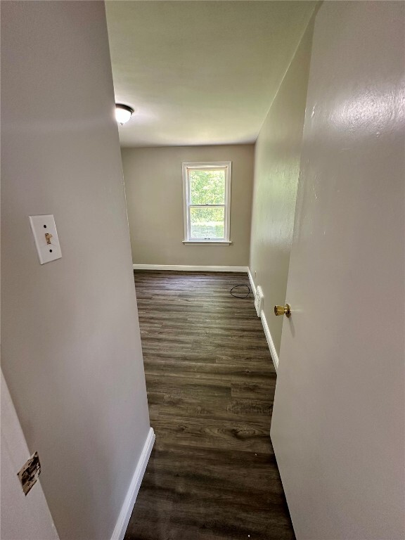 Building Photo - 1422 Tamerton Ave