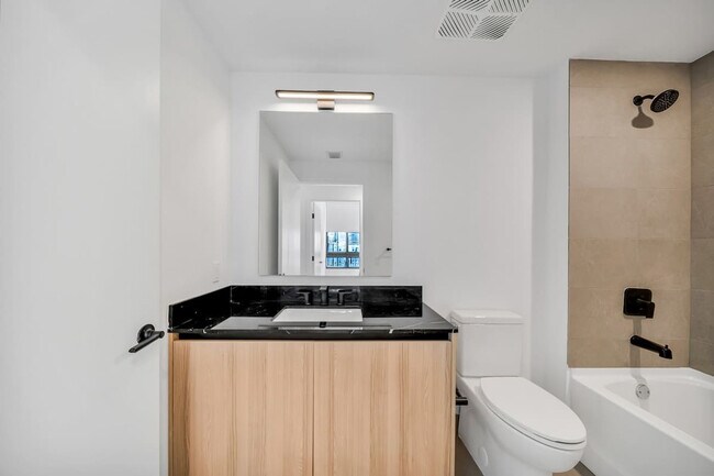 Building Photo - 225 N Miami Ave