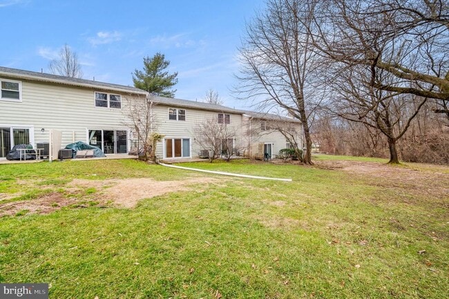 Building Photo - 124 Hampstead Dr