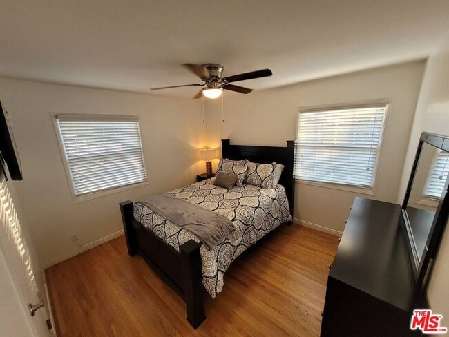 Building Photo - 335 S California St