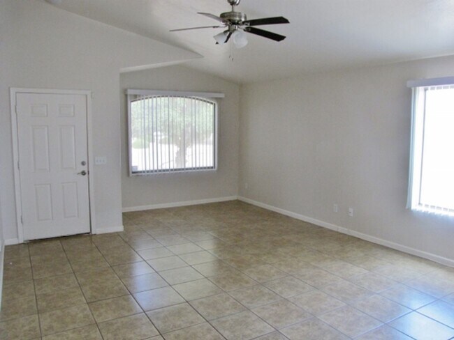 Building Photo - 4BR/2BA/2CG, 1889 sq.ft. home in Copper Sk...