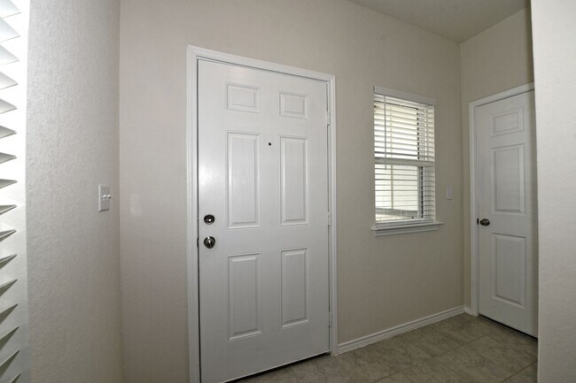 Building Photo - Gorgeous one story home!  3 bedrooms  | 2 ...