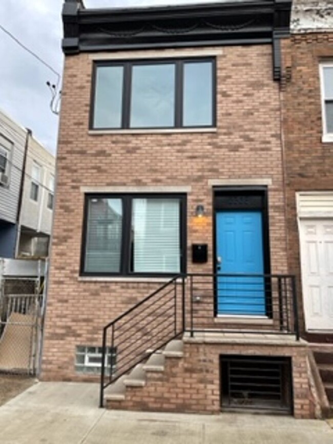 Primary Photo - Point Breeze Beauty! 3 bedroom 3 bath redo...