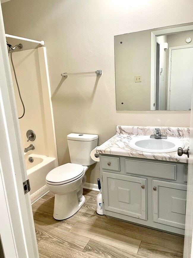 Building Photo - ****COMING SOON**** 2 Bedroom, 1.5 Bath in...
