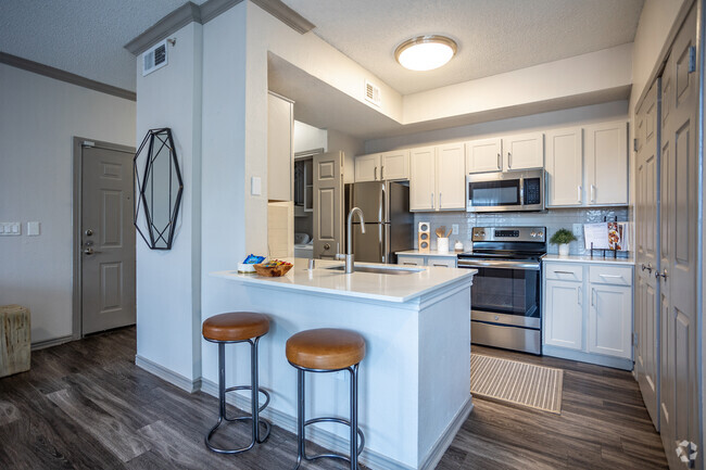 Interior Photo - Lakeshore at Preston