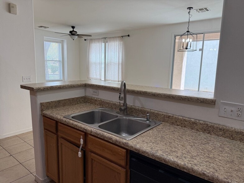 Building Photo - 281 W Paseo Celestial