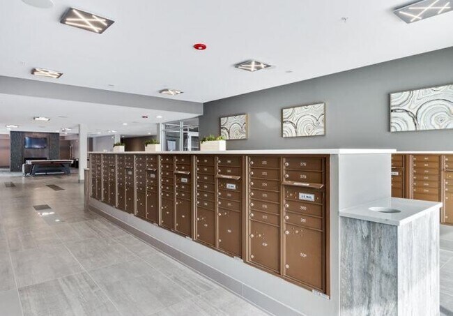 Building Photo - 2 bedroom in OAKBOOK TERRACE IL 60181