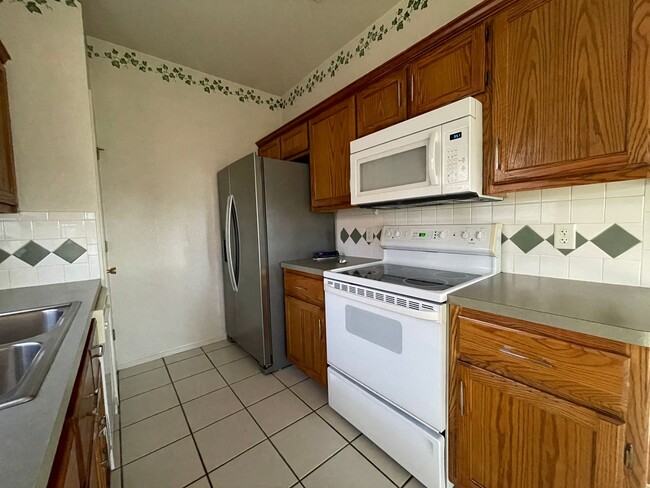 Building Photo - 360 Virtual Tour Available