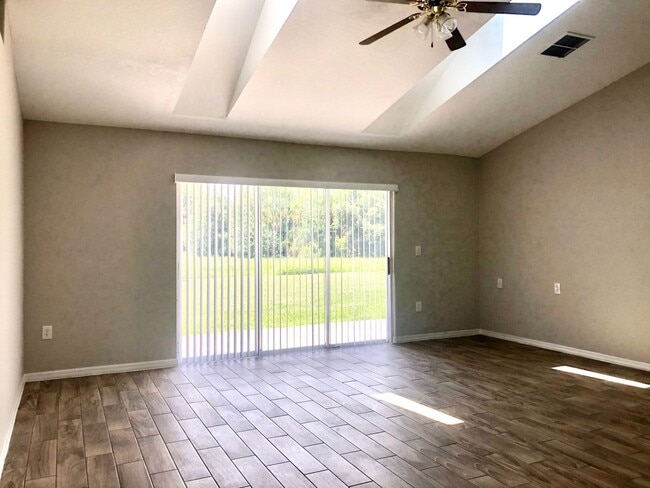 Building Photo - Wonderful 3/2 home in ORLANDO - GOLF COURS...