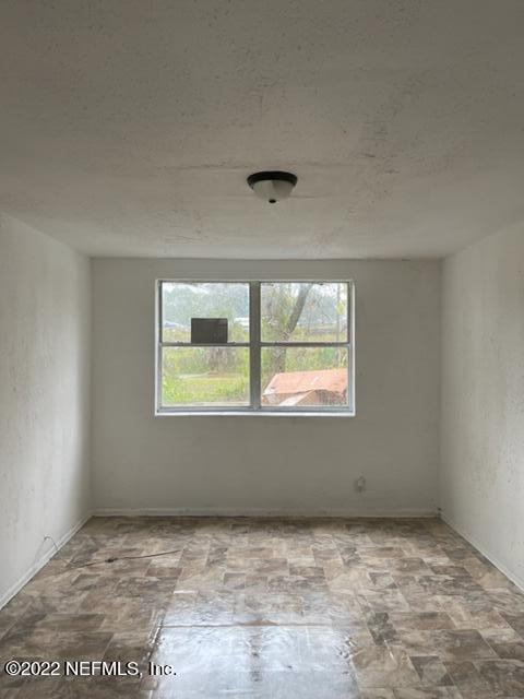 Building Photo - 1019 W 6th St