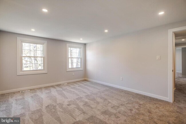 Building Photo - 9003 Fox Lair Dr