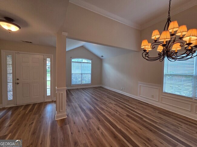 Building Photo - 4213 Brentwood Dr