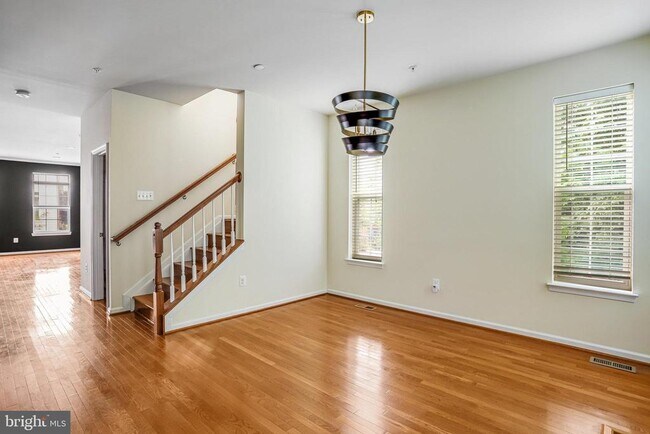 Building Photo - 23210 Roberts Tavern Dr