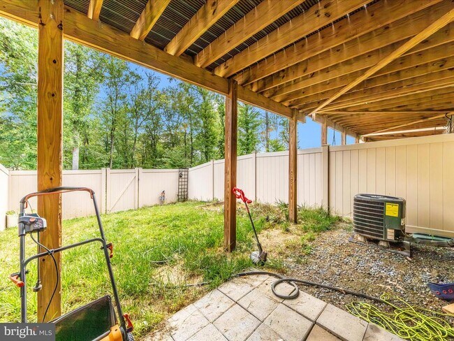 Building Photo - 7129 Bodkin Wy